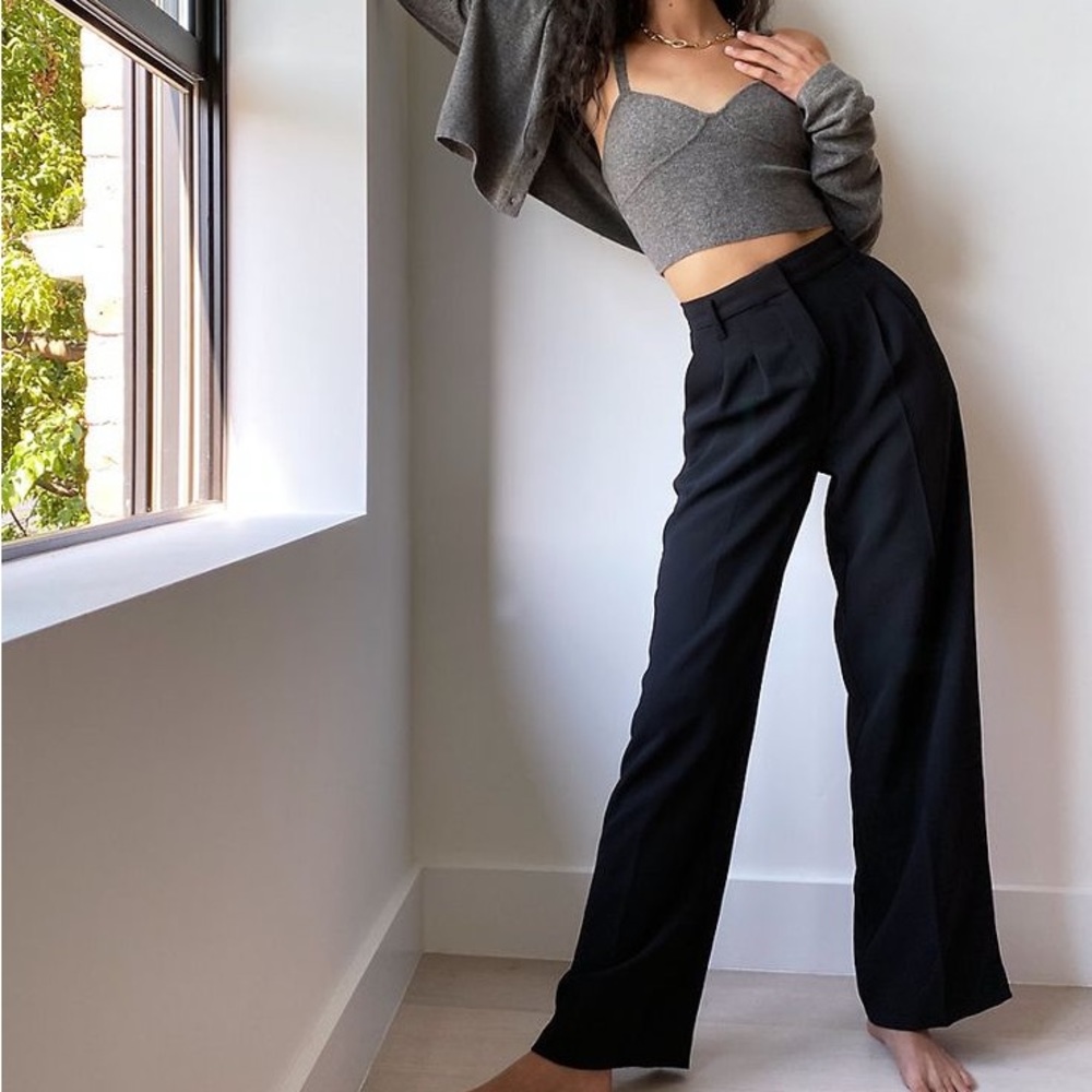 Aritzia Effortless Pant